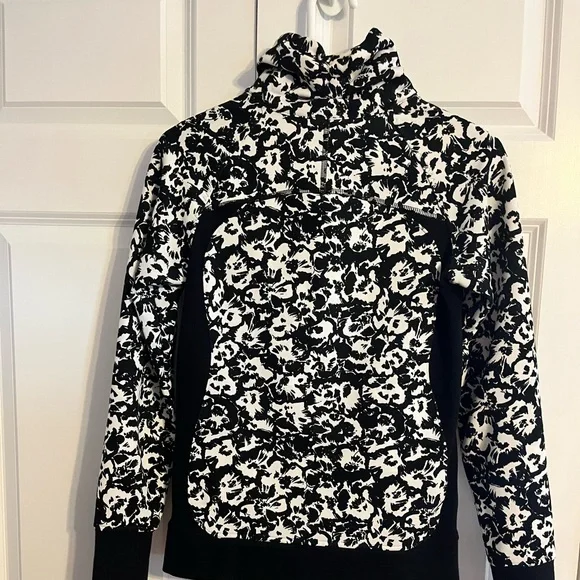 Lululemon zip up cowl neck sweatshirt size 4 - Picture 5 of 7